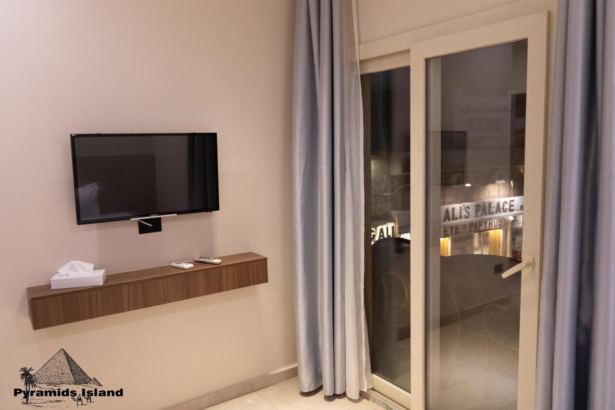 Pyramids Island Bed & Breakfast Kafrat al Jabal Exterior photo