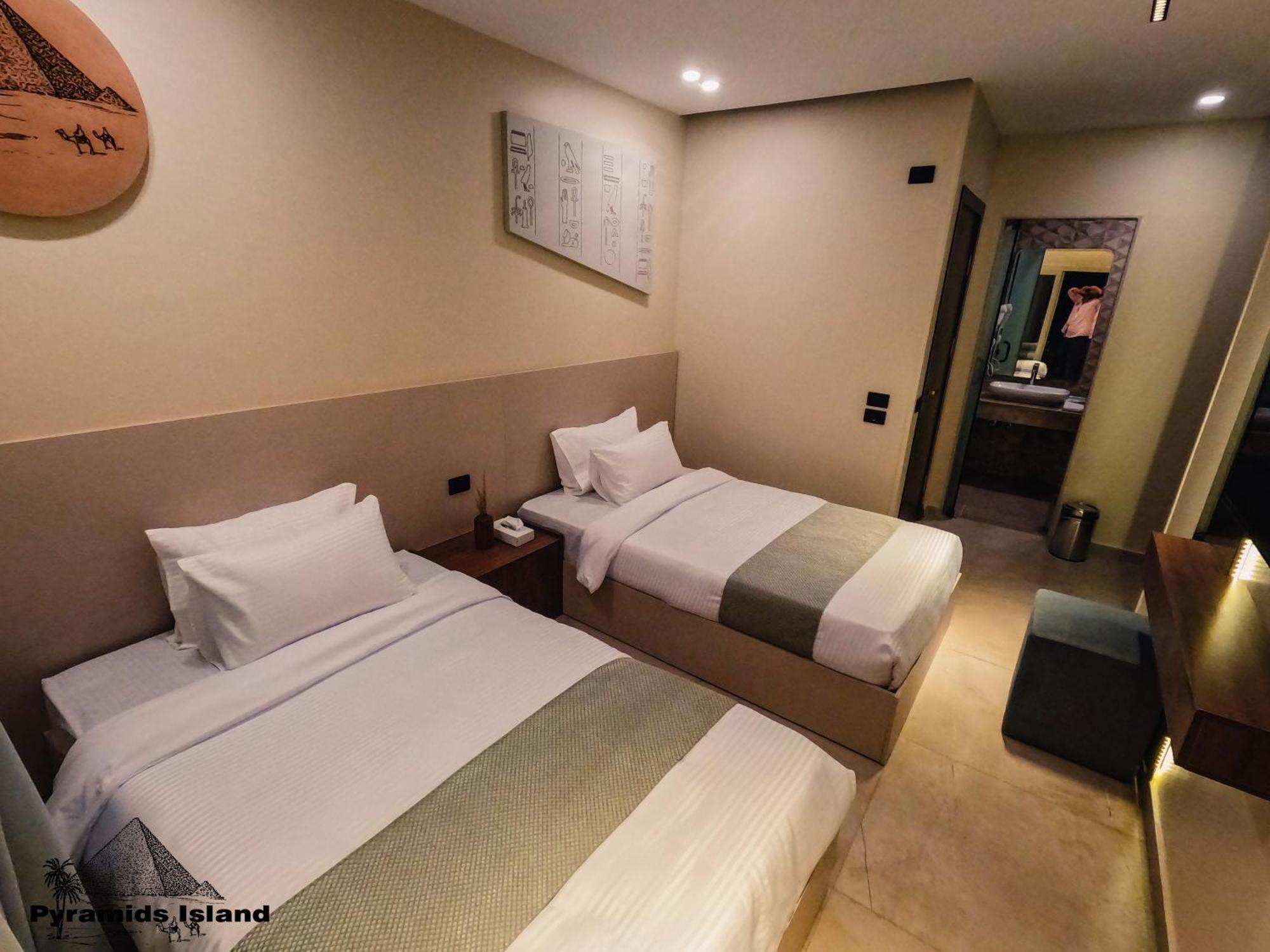 Pyramids Island Bed & Breakfast Kafrat al Jabal Exterior photo